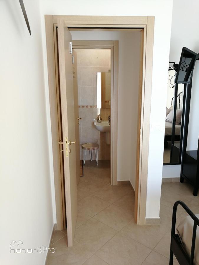 Bariairport Bed & Breakfast ภายนอก รูปภาพ
